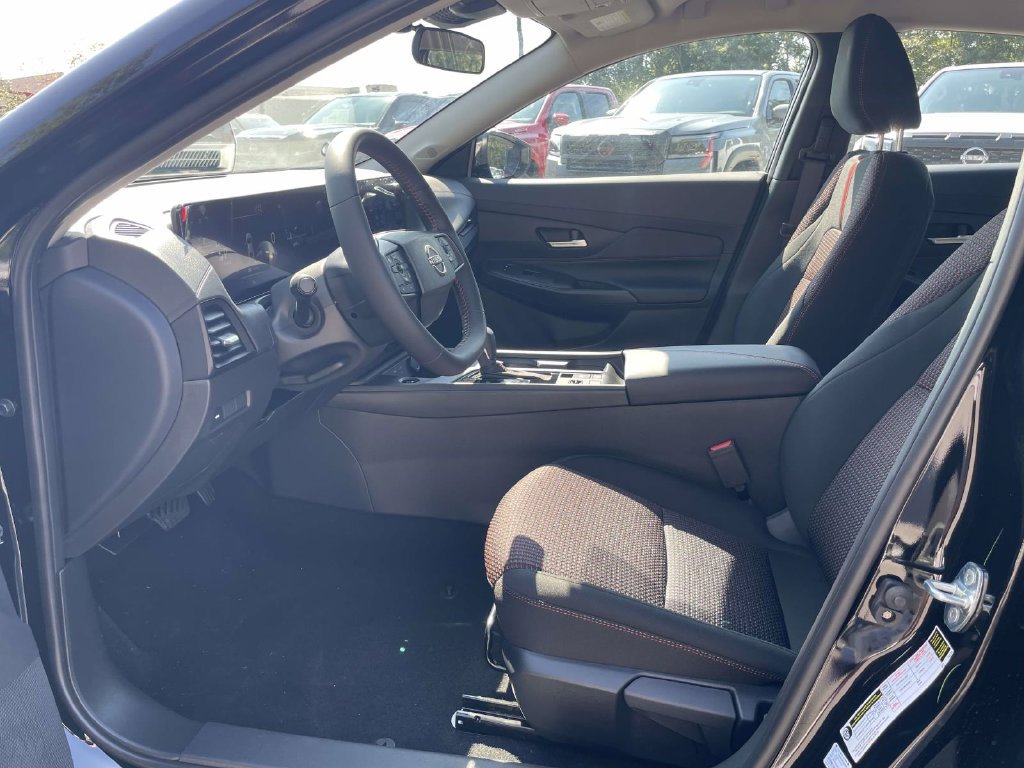 New 2027 Nissan Sentra SR w/ Floor Mat Package FWD image 10