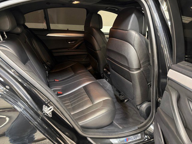 Used 2015 BMW M5 image 62