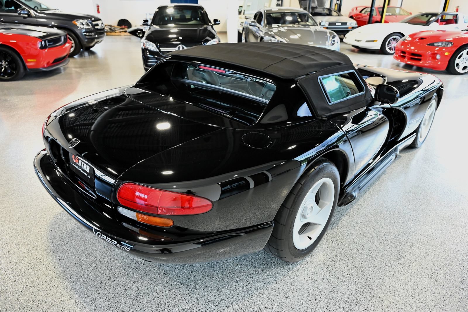 Used 1994 Dodge Viper RT/10 RWD image 6