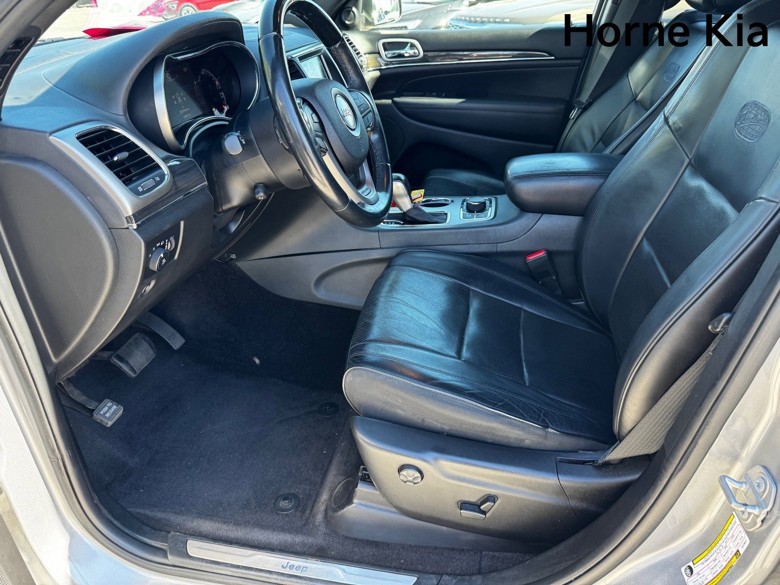 Used 2018 Jeep Grand Cherokee Overland image 10