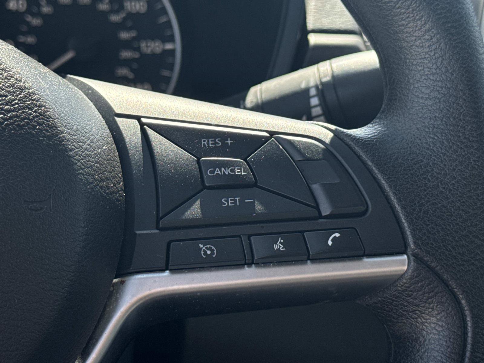 Used 2024 Nissan Altima 2.5 SV FWD image 10