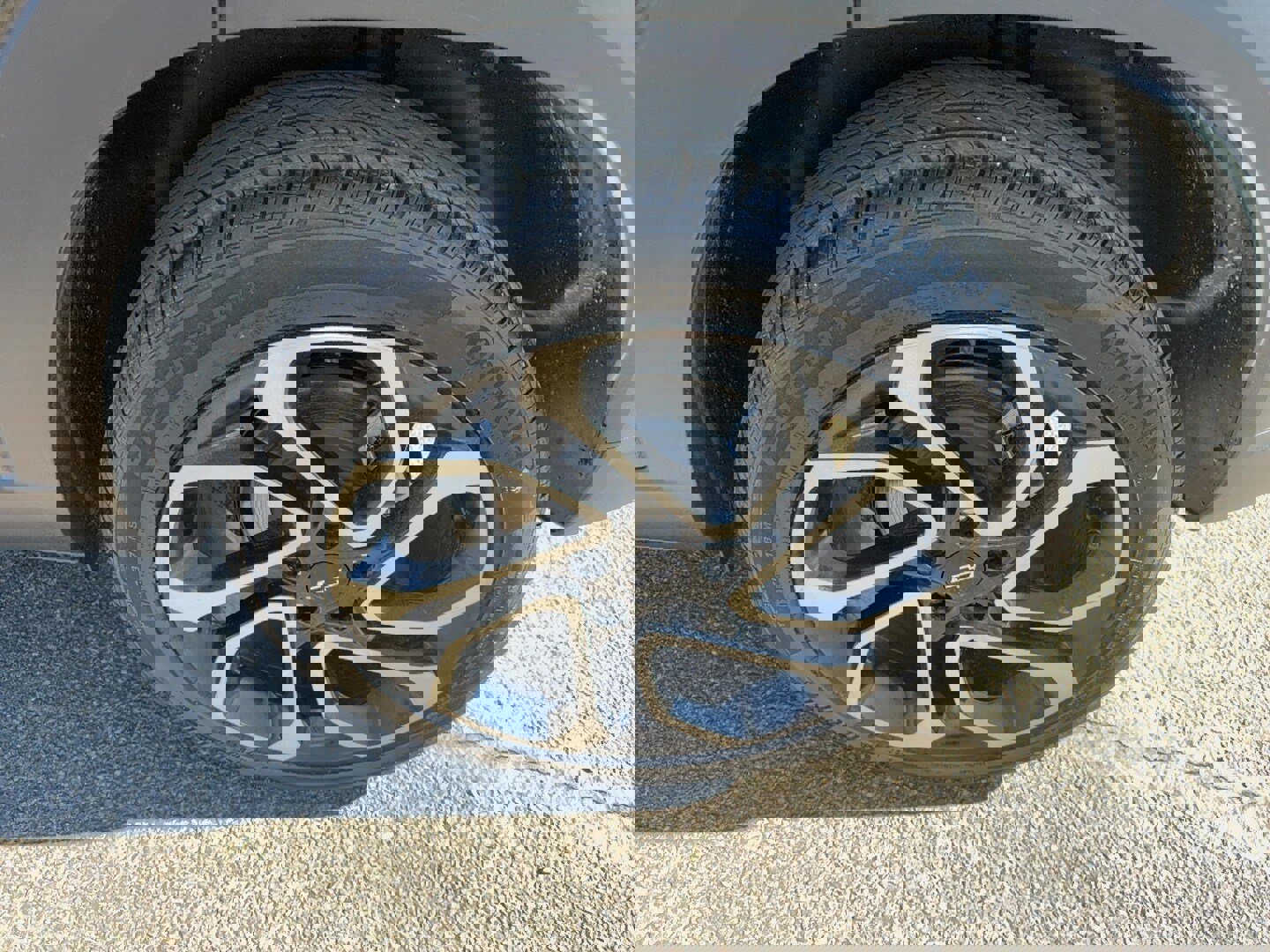 Used 2024 Chevrolet Trax RS w/ Sunroof Package image 9