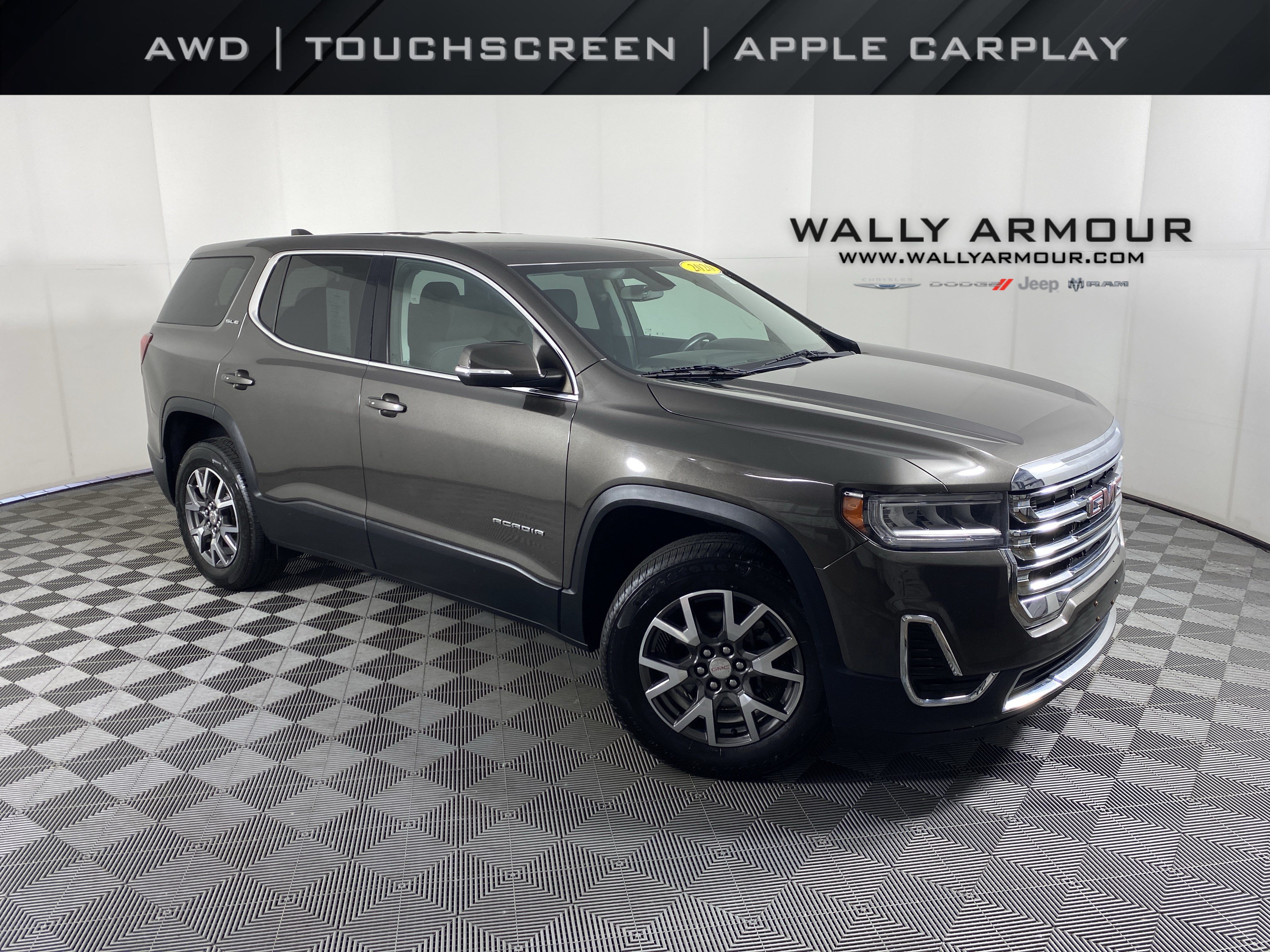 Used 2020 GMC Acadia SLE AWD/4WD image 1
