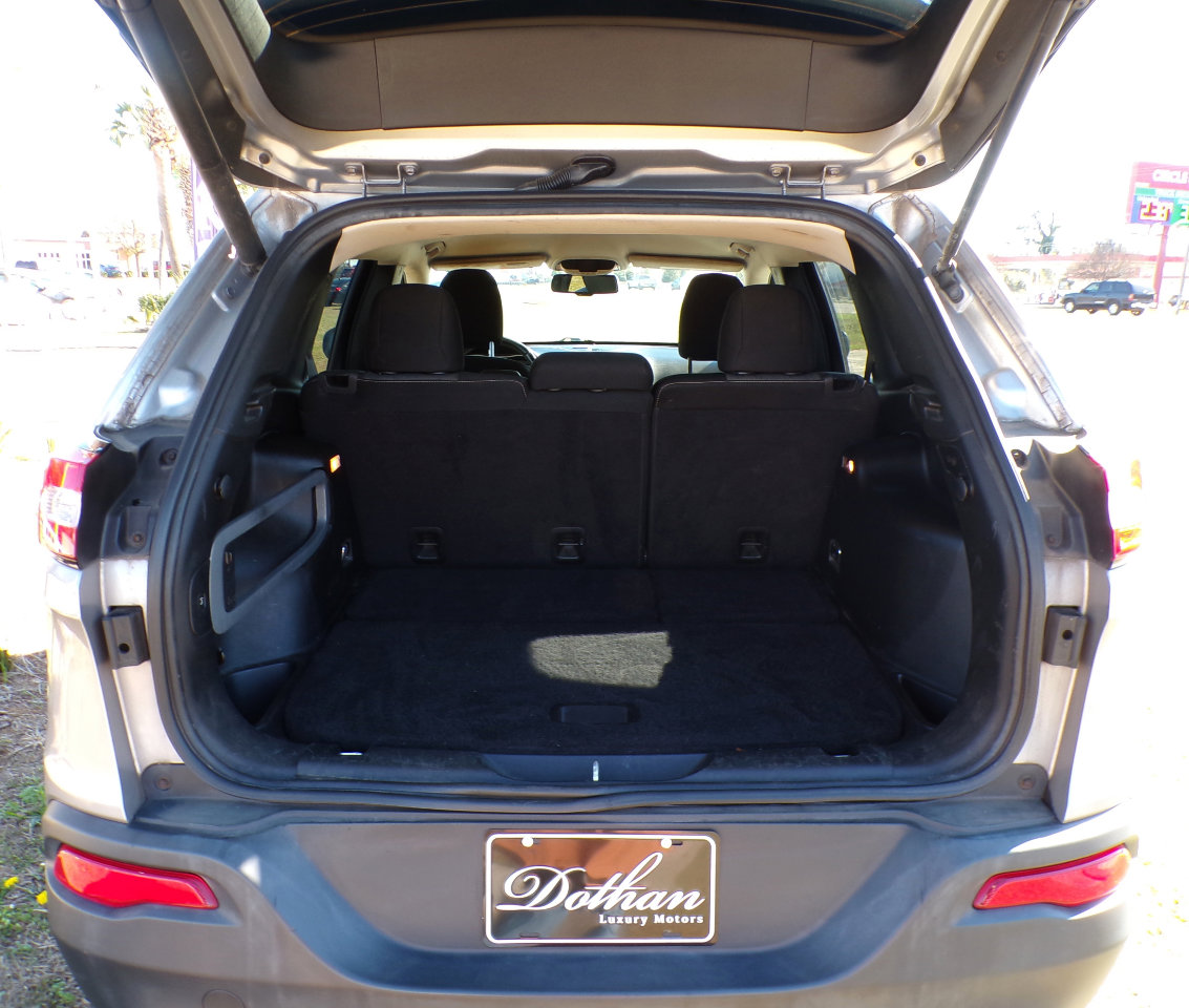 Used 2014 Jeep Cherokee Latitude w/ Comfort/Convenience Group image 8