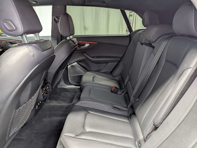 Used 2020 Audi Q8 Prestige w/ Prestige Package AWD/4WD image 9