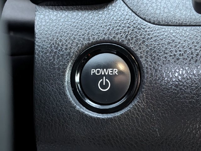 Used 2025 Toyota Camry SE FWD image 19