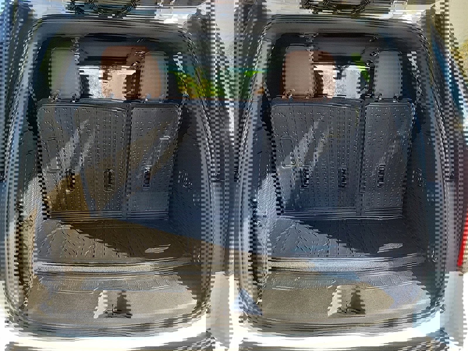 Used 2021 Chevrolet Tahoe High Country image 8