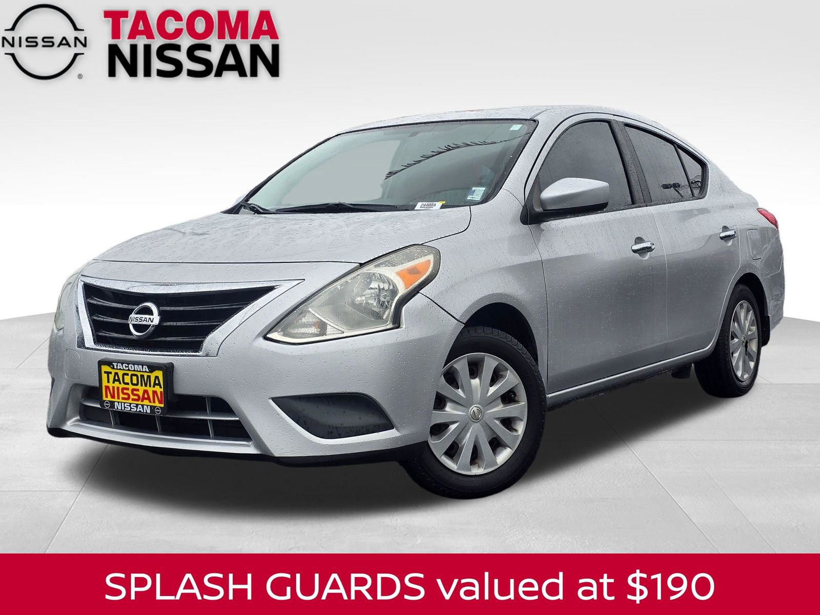 Used 2015 Nissan Versa SV image 1