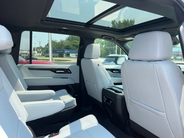 New 2026 Chevrolet Suburban Premier w/ Sun And Tow Package AWD/4WD image 14