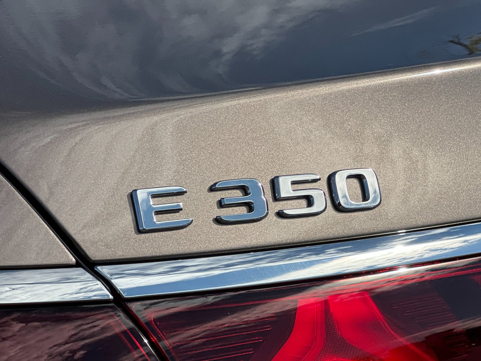New 2027 Mercedes-Benz E 350 4MATIC Sedan image 25
