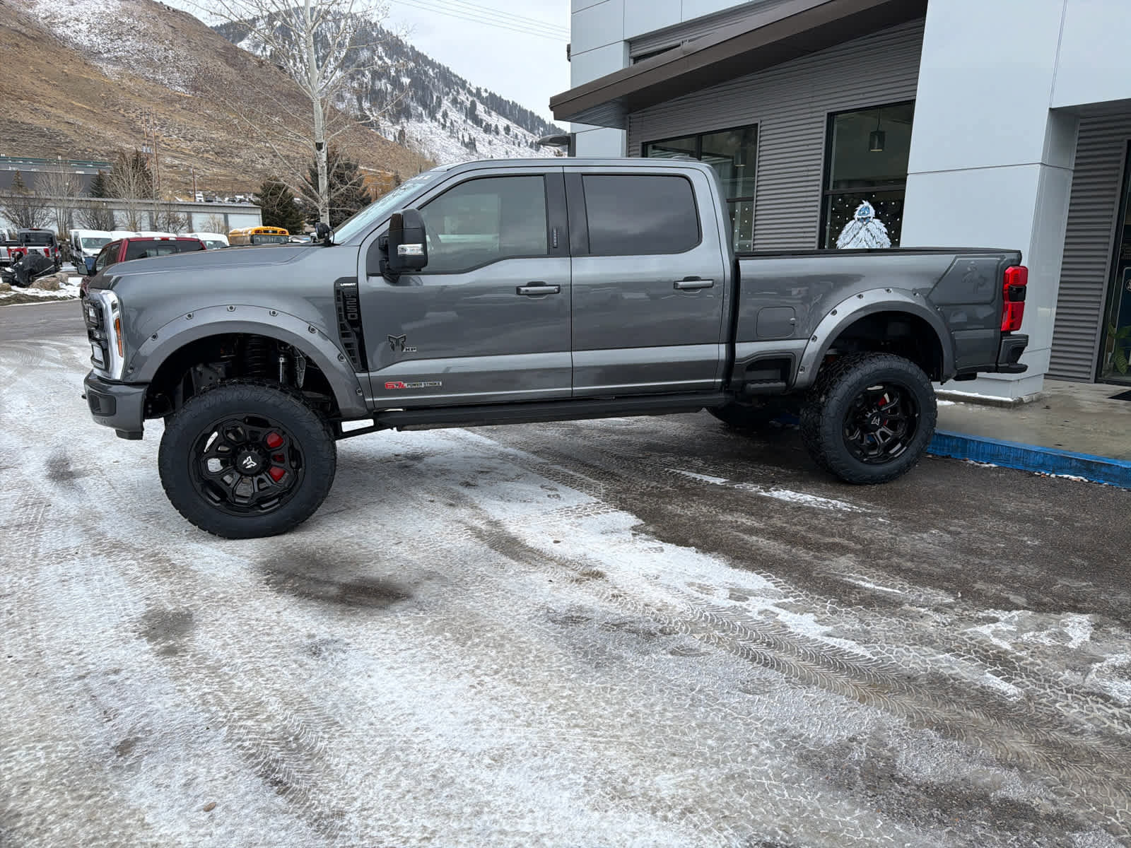 New 2026 Ford F250 Lariat w/ Black Appearance Package image 44