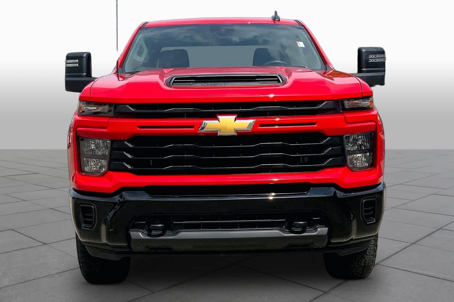 Used 2025 Chevrolet Silverado 2500 Custom w/ Custom Convenience Package AWD/4WD image 4