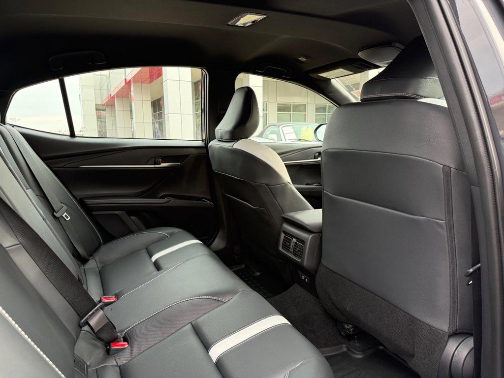 Certified 2025 Toyota Camry SE w/ Convenience Package image 11