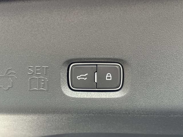 New 2026 Lincoln Navigator L Premier AWD/4WD image 13
