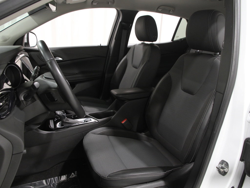 Certified 2022 Buick Encore GX Preferred w/ Cold Weather Comfort Package image 5