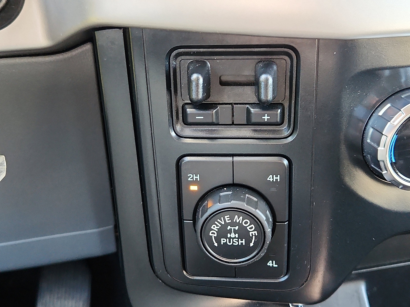 Used 2023 Ford F150 XL w/ Trailer Tow Package image 26