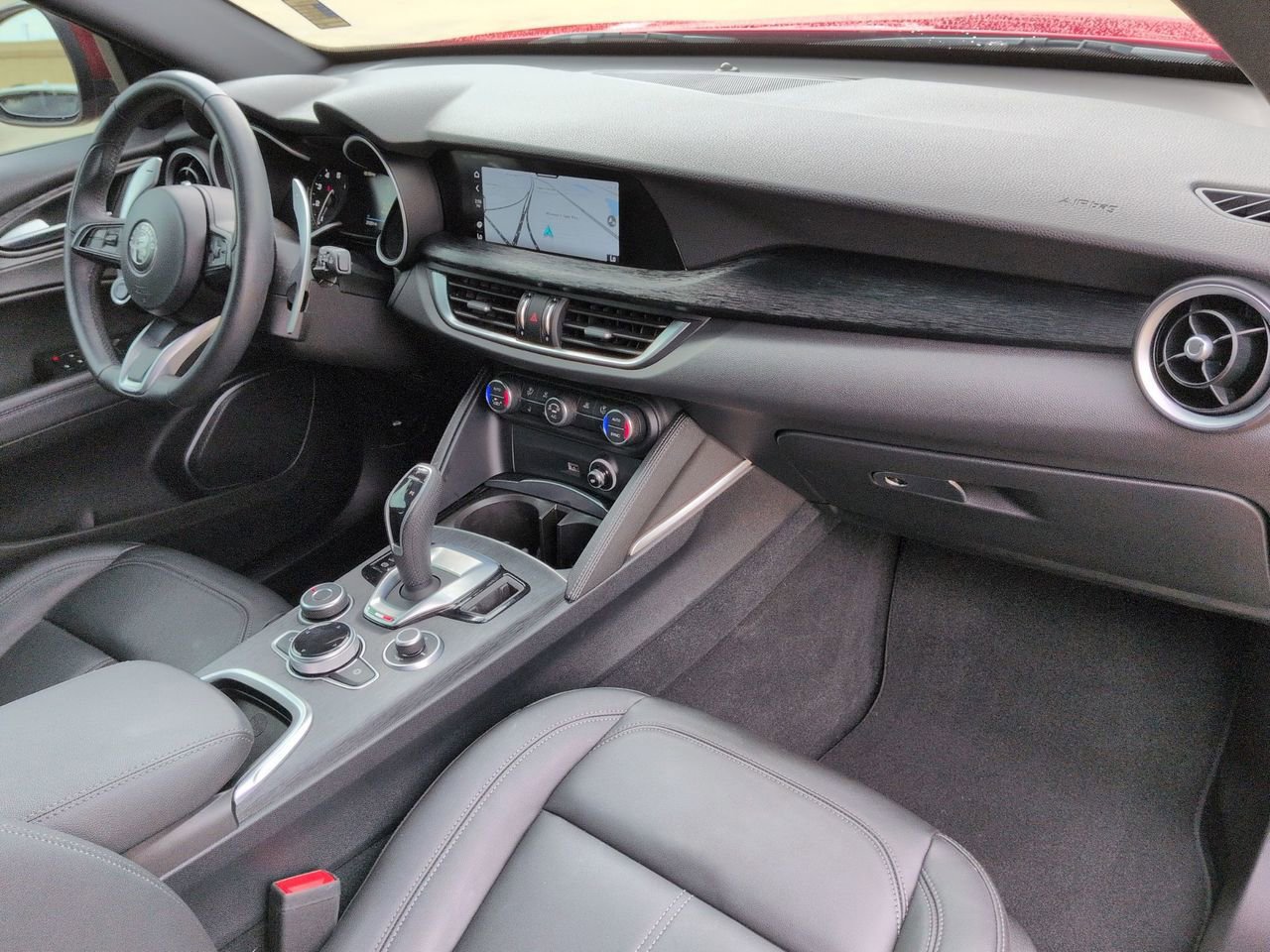 Used 2023 Alfa Romeo Stelvio Sprint RWD image 26
