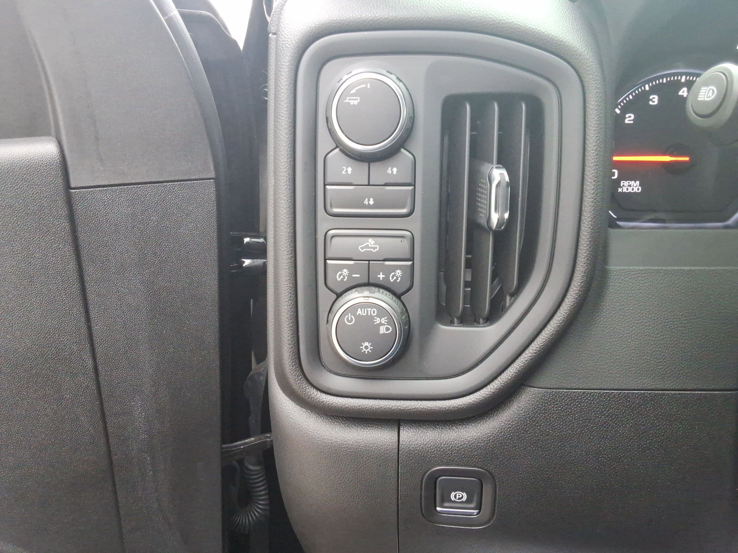 Used 2025 Chevrolet Silverado 2500 Custom w/ Custom Convenience Package image 19