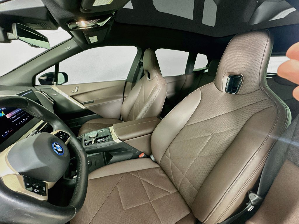 Used 2025 BMW iX xDrive50 w/ Convenience Package AWD/4WD image 26