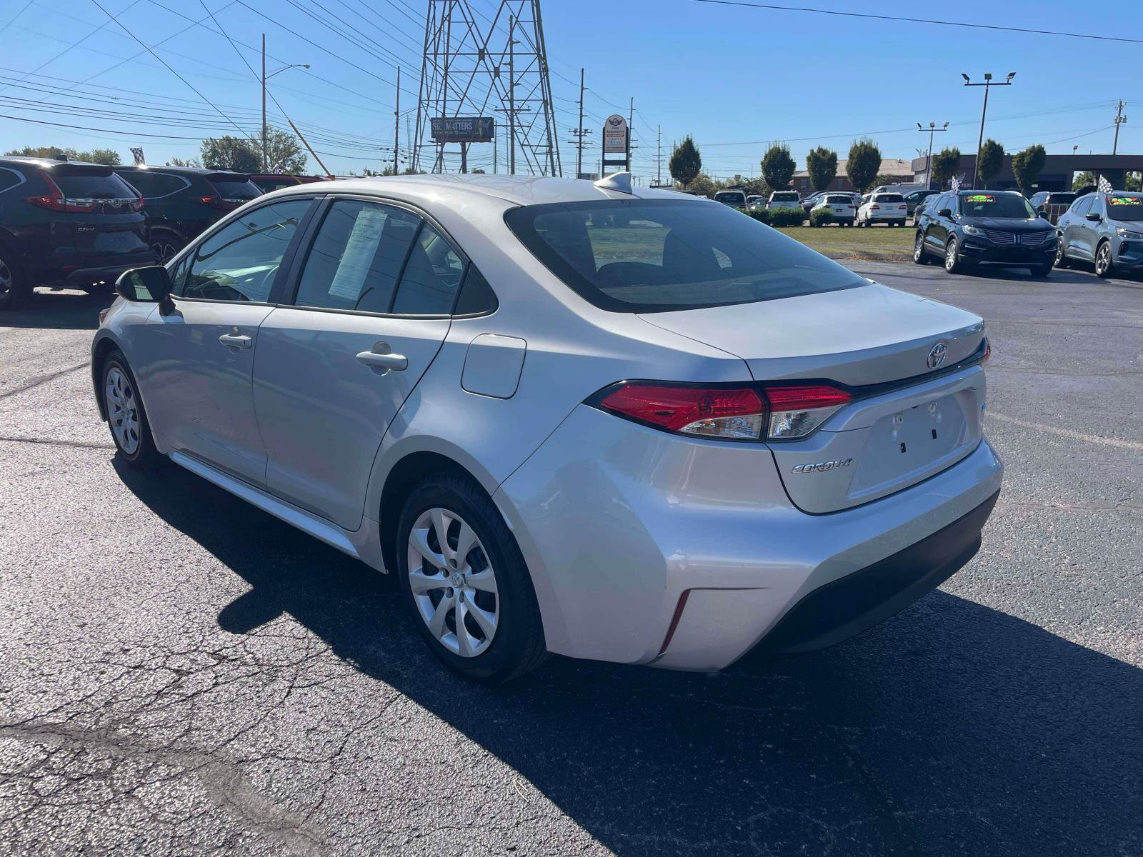 Used 2024 Toyota Corolla LE FWD image 5