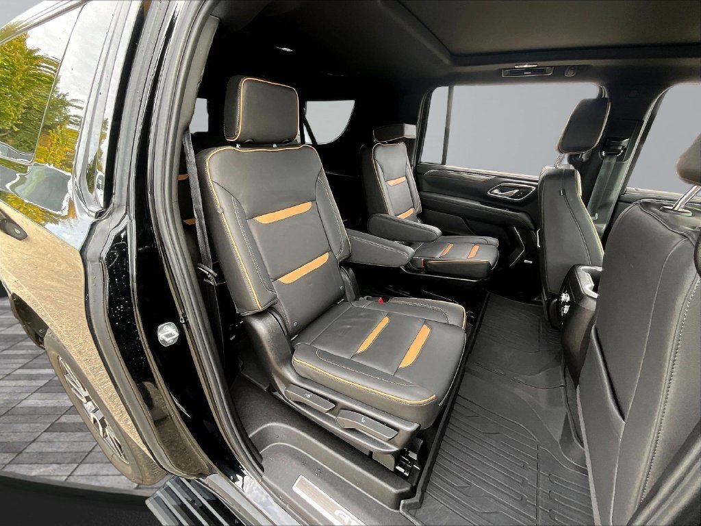 Used 2024 GMC Yukon XL AT4 w/ AT4 Premium Plus Package AWD/4WD image 27
