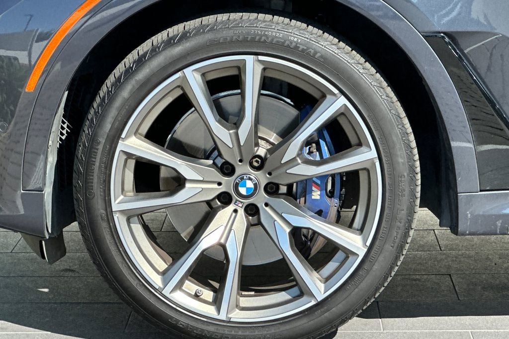 Used 2022 BMW X7 M50i image 29