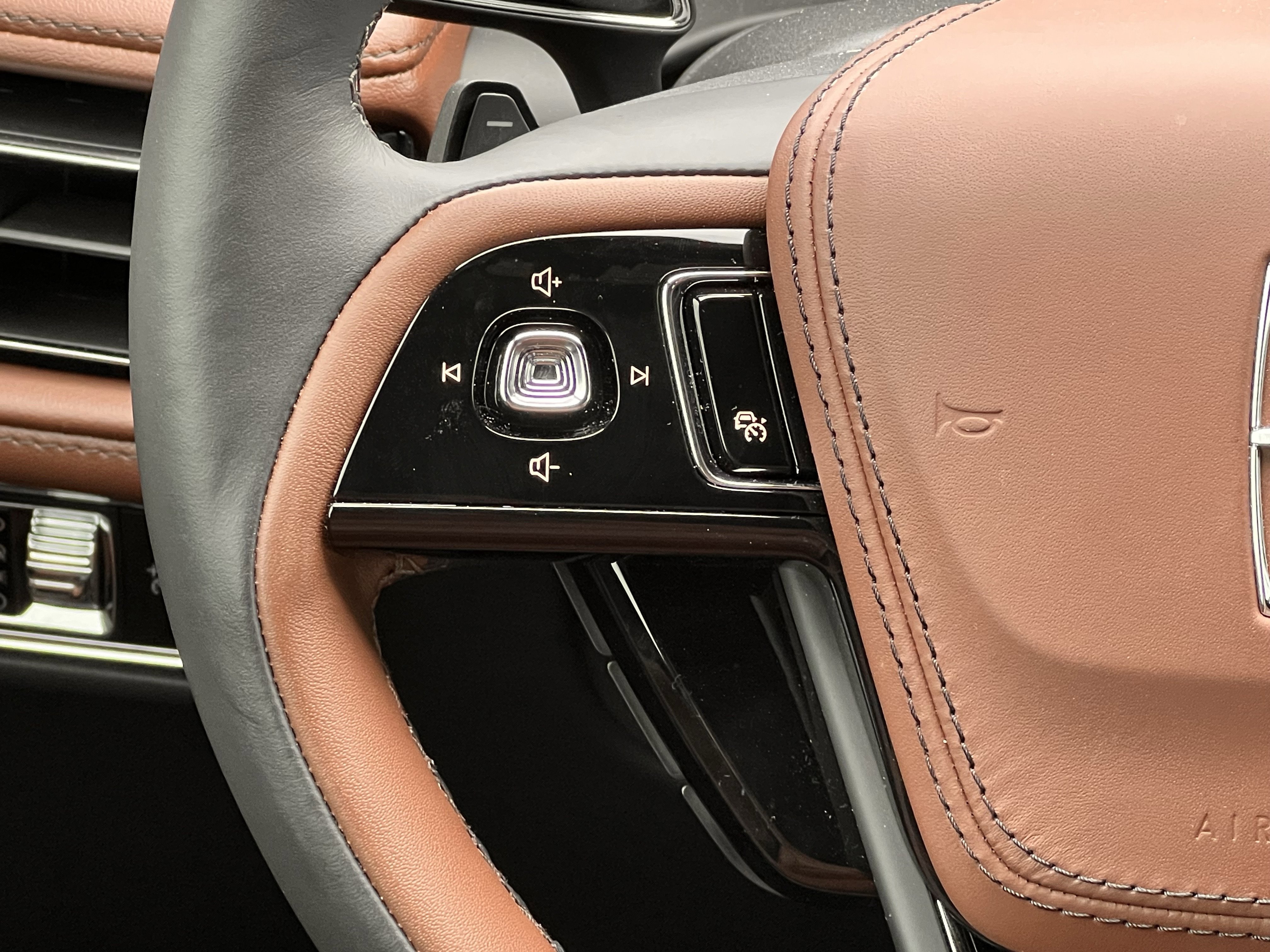 New 2026 Lincoln Aviator Reserve AWD/4WD image 13