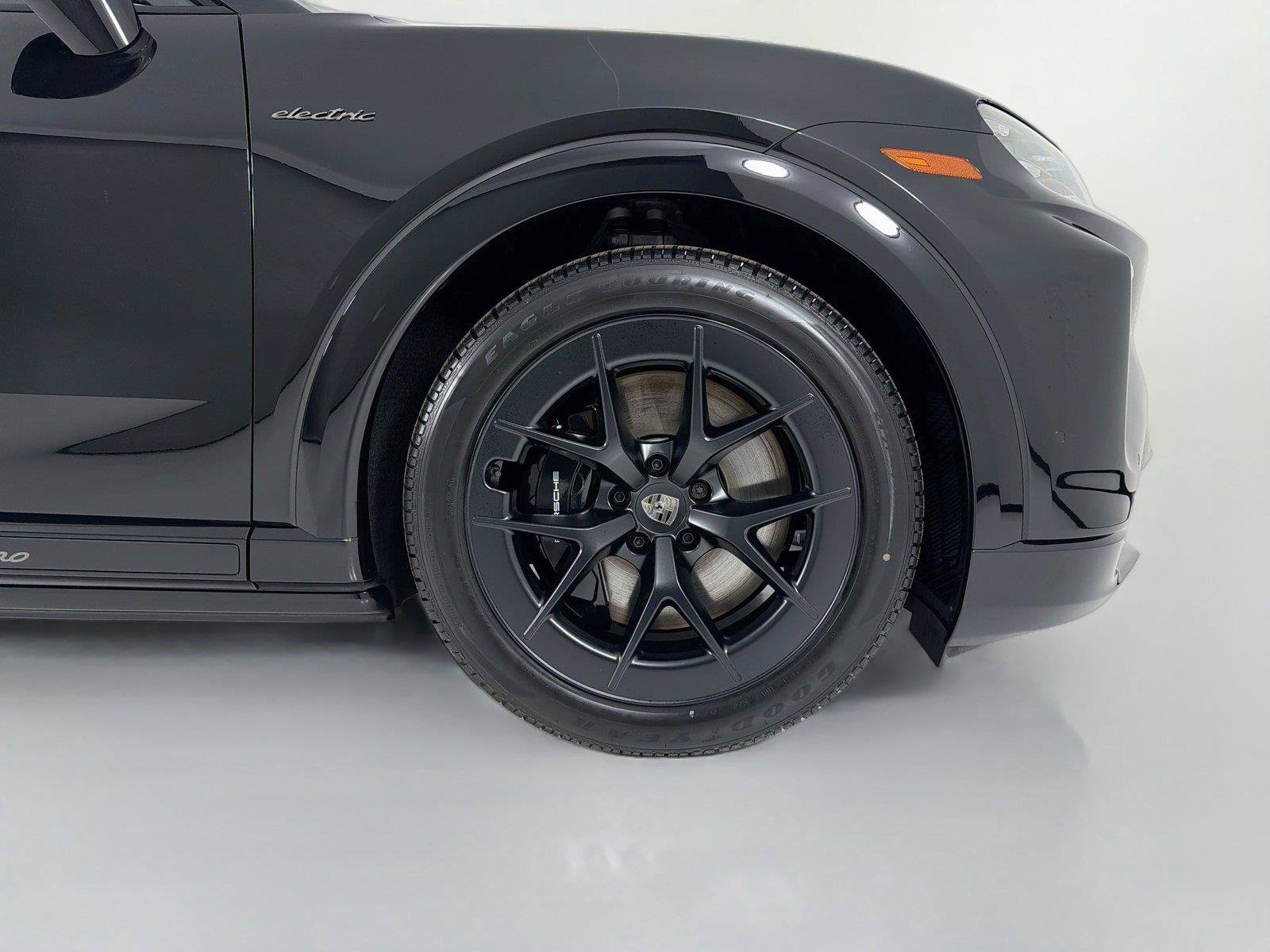 New 2026 Porsche Cayenne Turbo AWD/4WD image 23