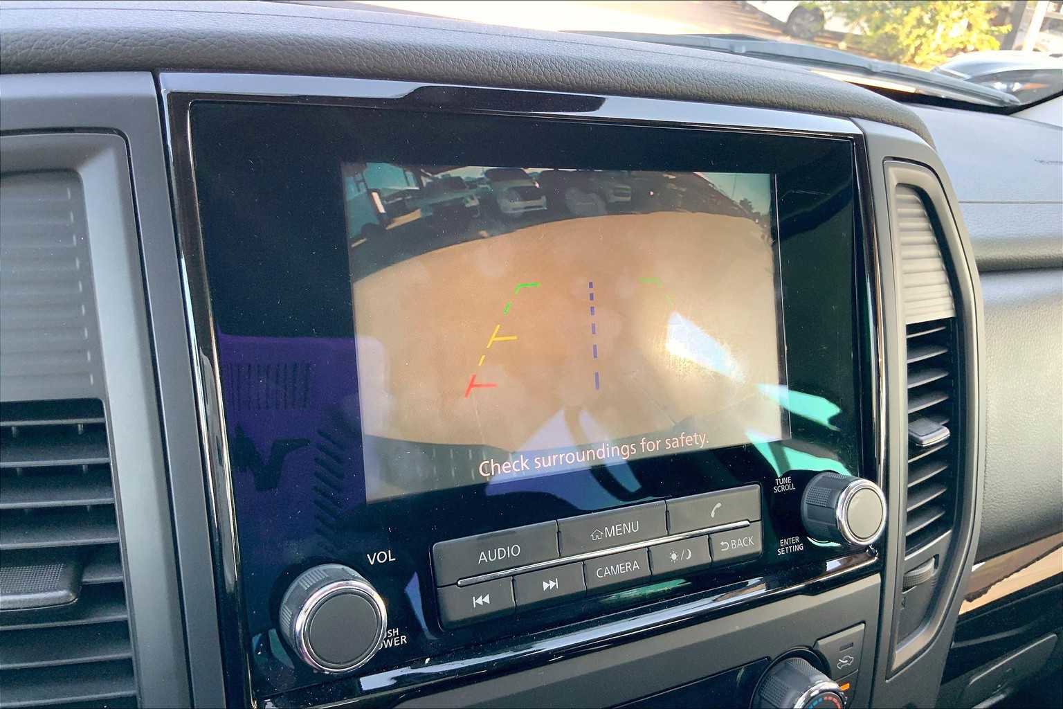 Used 2024 Nissan Titan SV w/ SV Convenience Package image 22