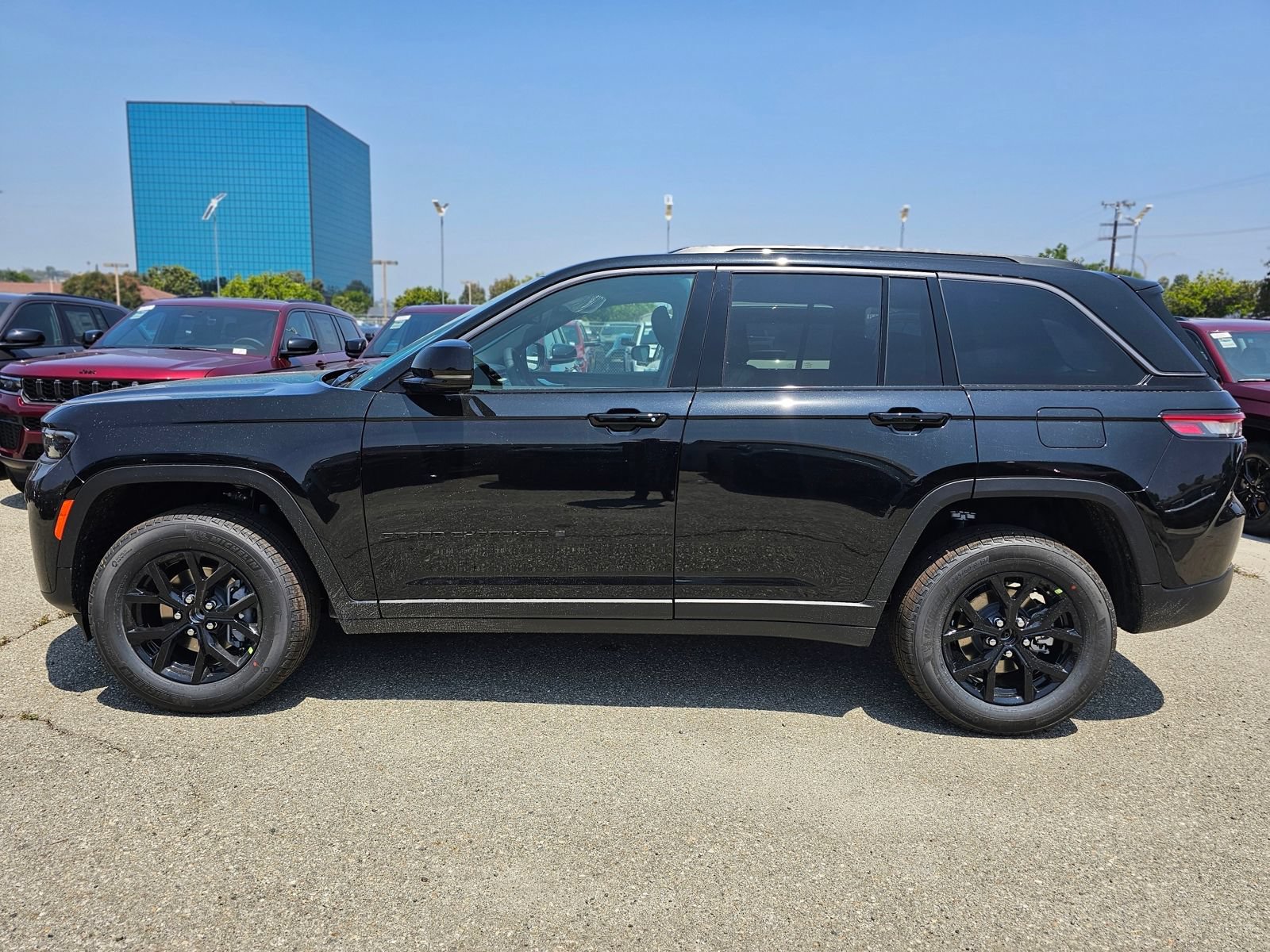 New 2026 Jeep Grand Cherokee Altitude RWD image 4