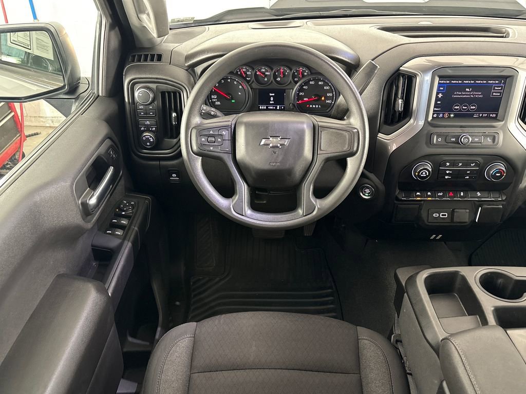 Used 2024 Chevrolet Silverado 1500 Custom Trail Boss w/ Turbomax Blackout Package AWD/4WD image 18