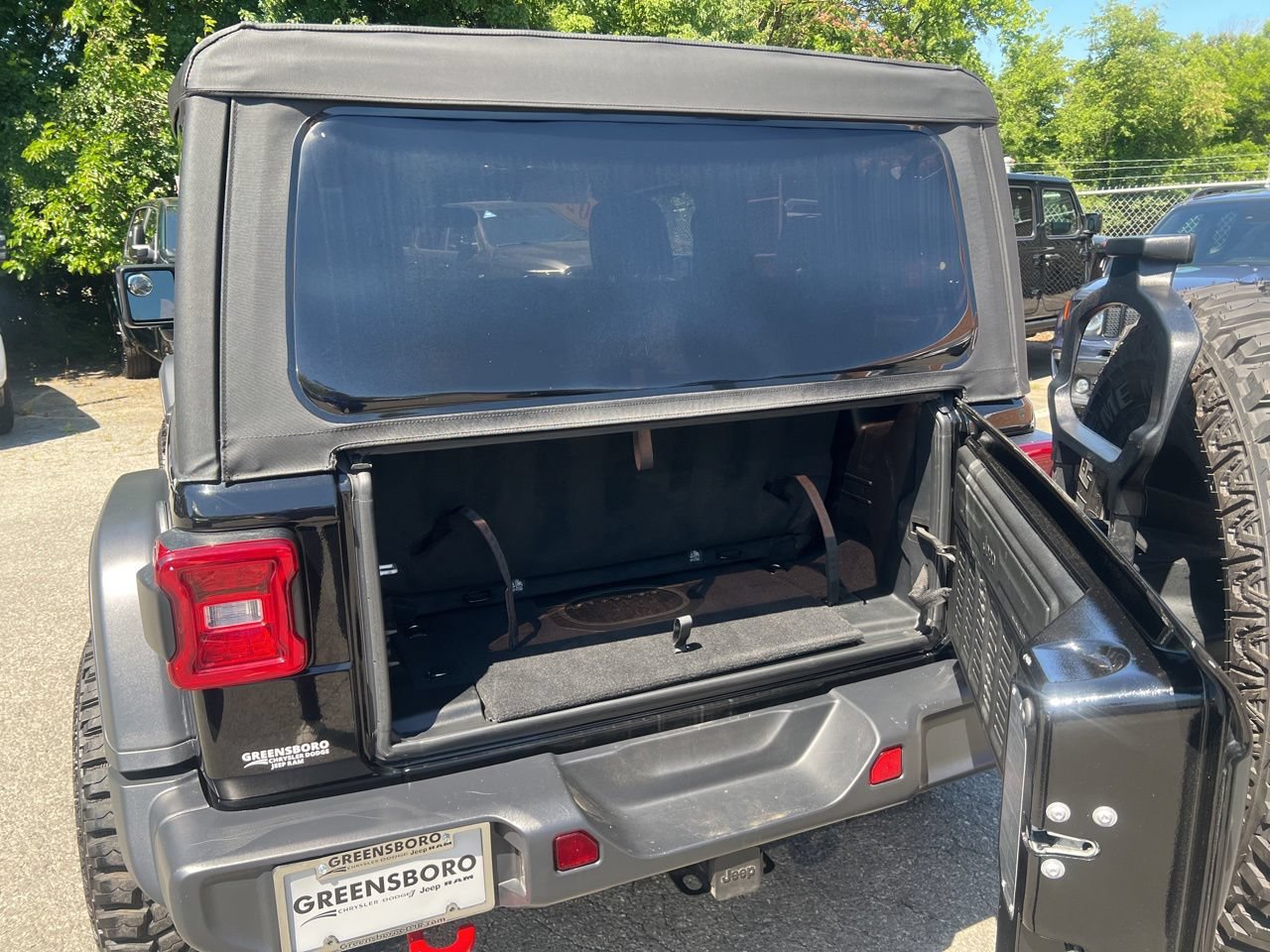 Used 2020 Jeep Wrangler Rubicon w/ LED Lighting Group AWD/4WD image 12
