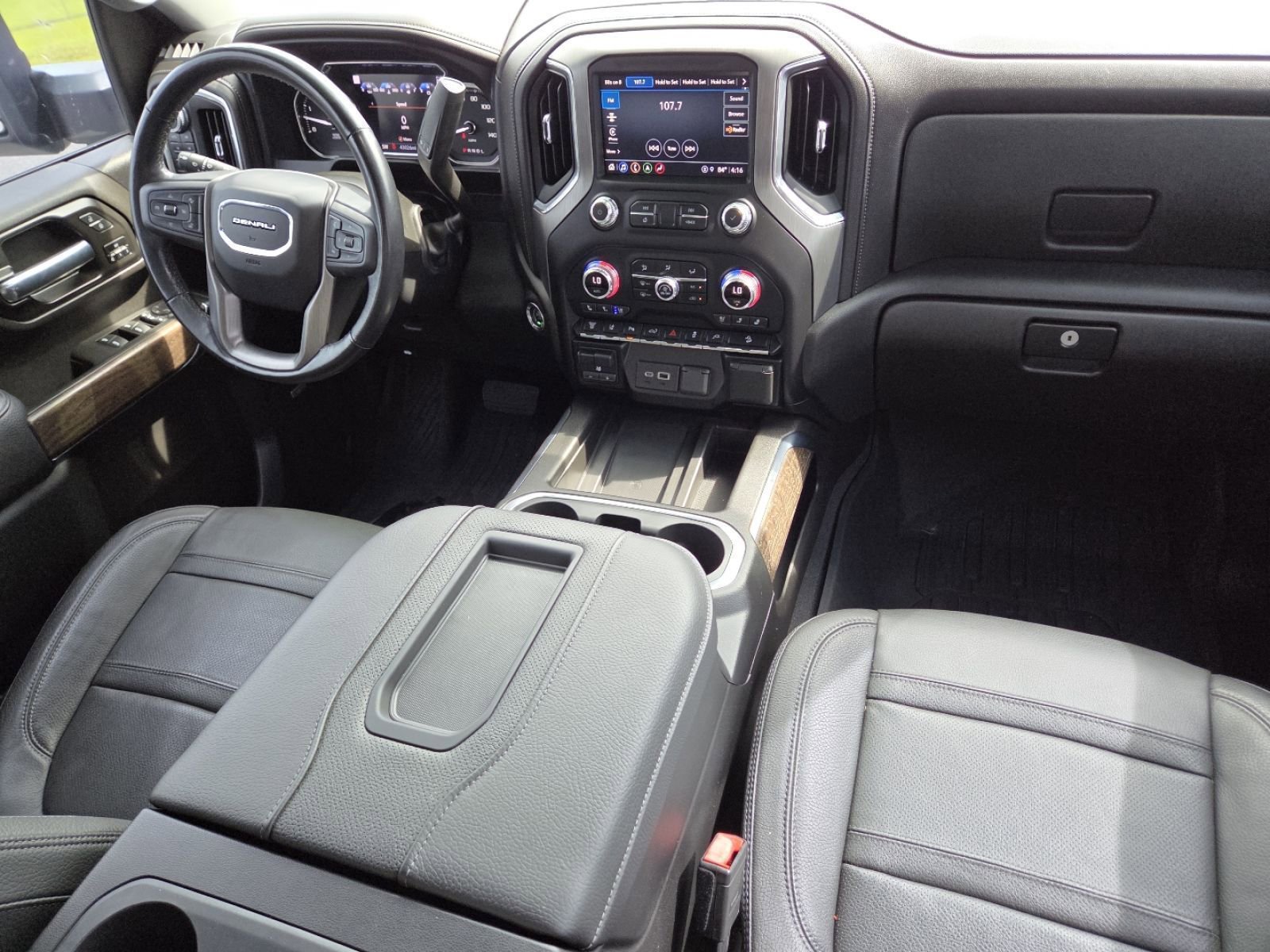 Used 2021 GMC Sierra 2500 Denali w/ Denali Ultimate Package AWD/4WD image 29