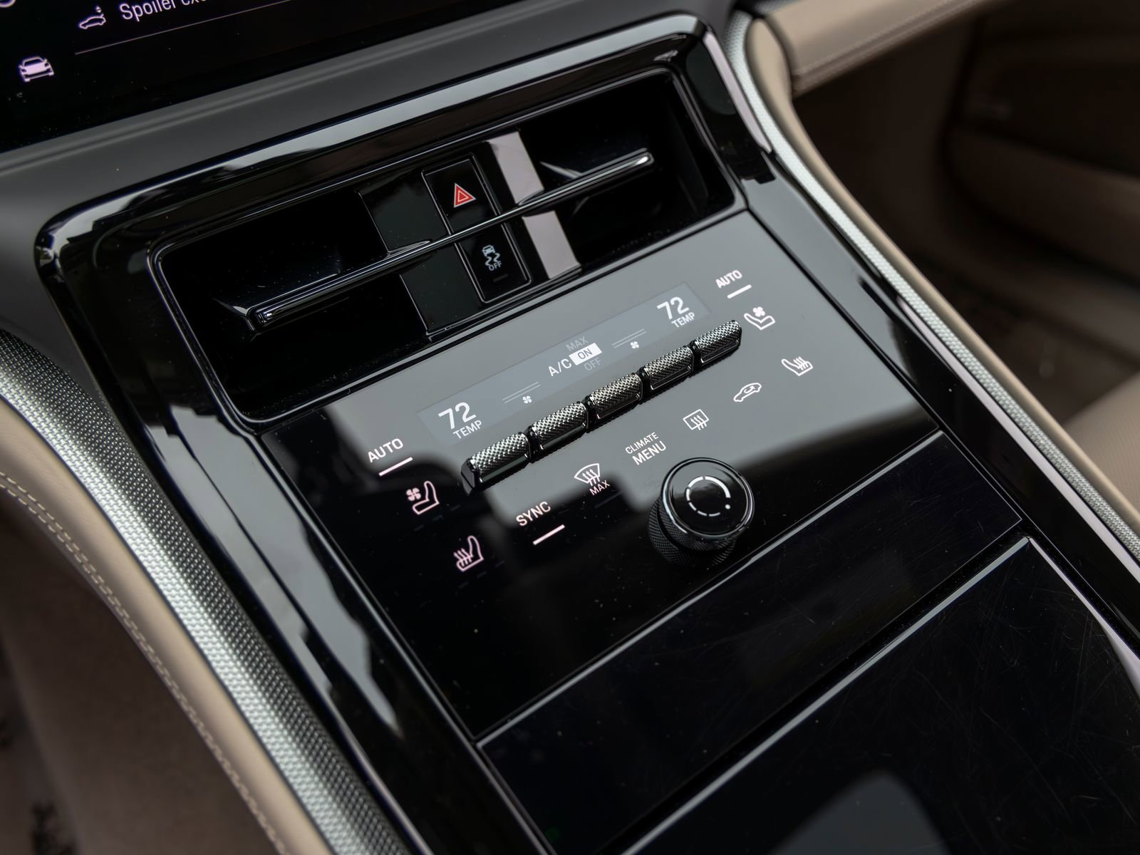 Certified 2025 Porsche Panamera image 37