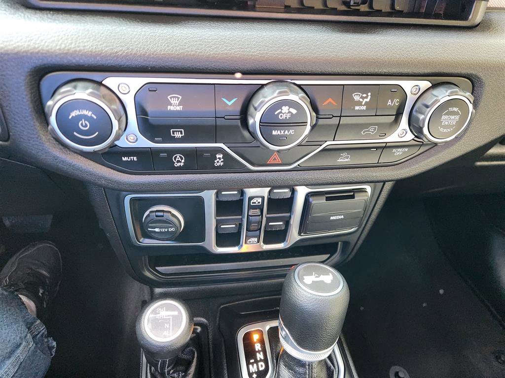 Used 2025 Jeep Wrangler Sport image 35