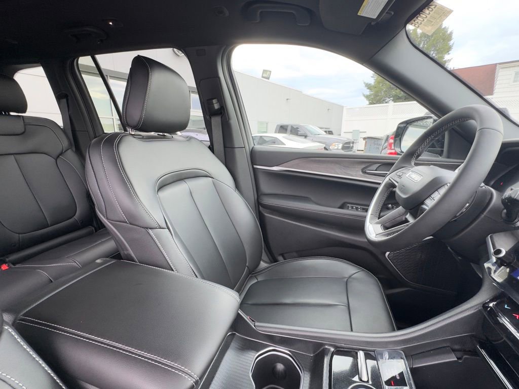 New 2026 Jeep Grand Cherokee Limited w/ Limited Altitude Package image 20