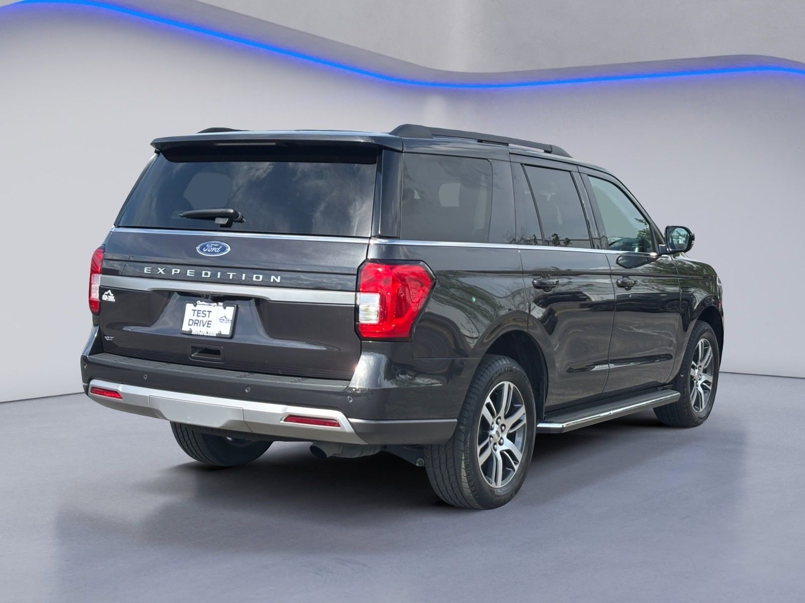 Used 2023 Ford Expedition XLT image 12