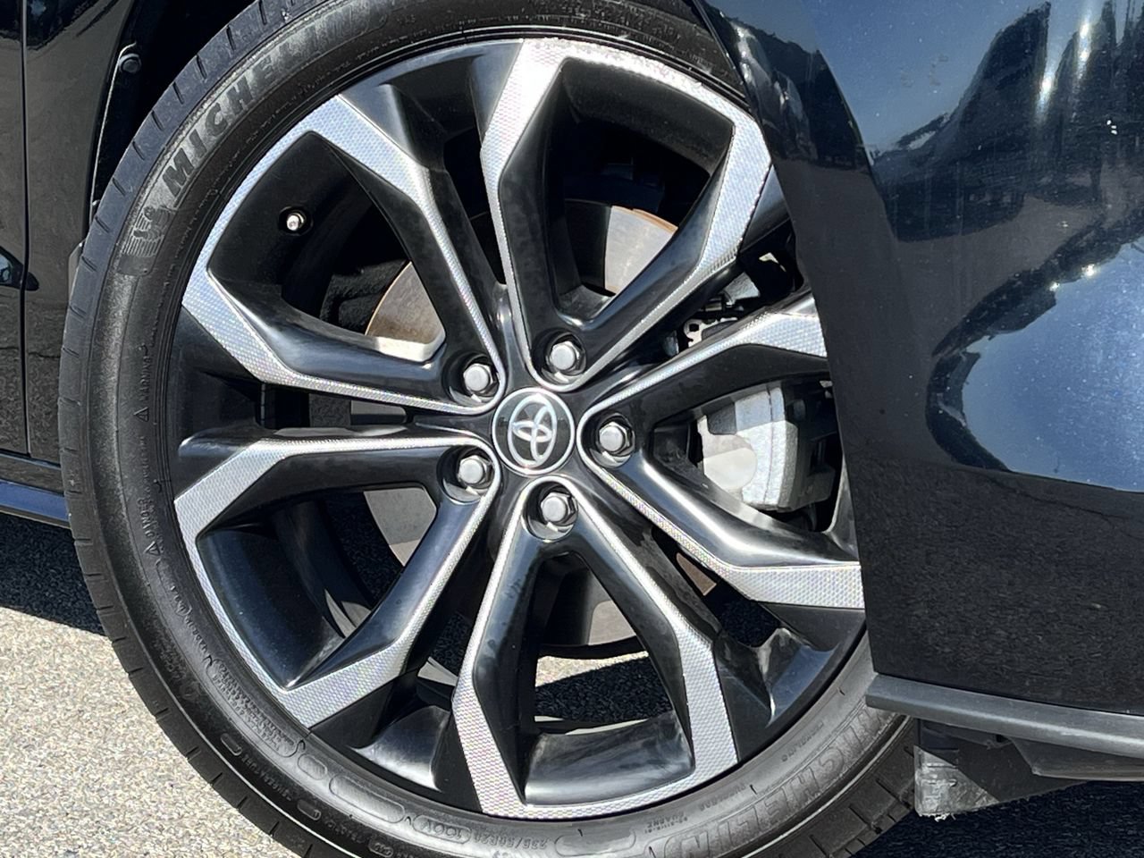 Used 2025 Toyota Sienna Platinum FWD image 29