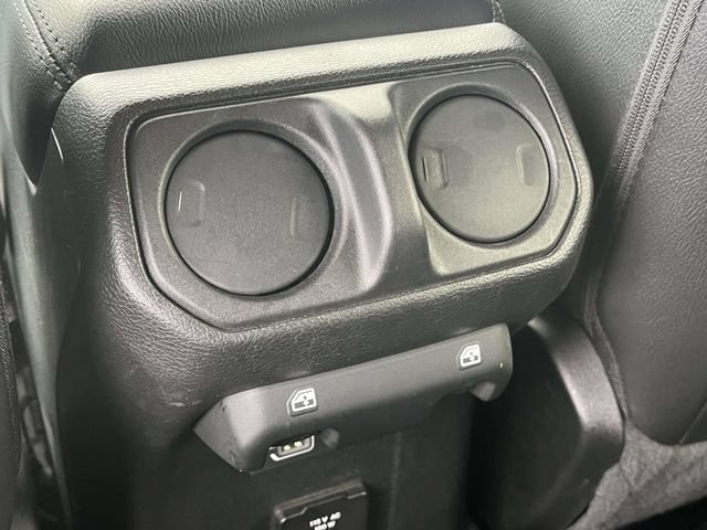Used 2022 Jeep Wrangler Unlimited Sahara AWD/4WD image 19