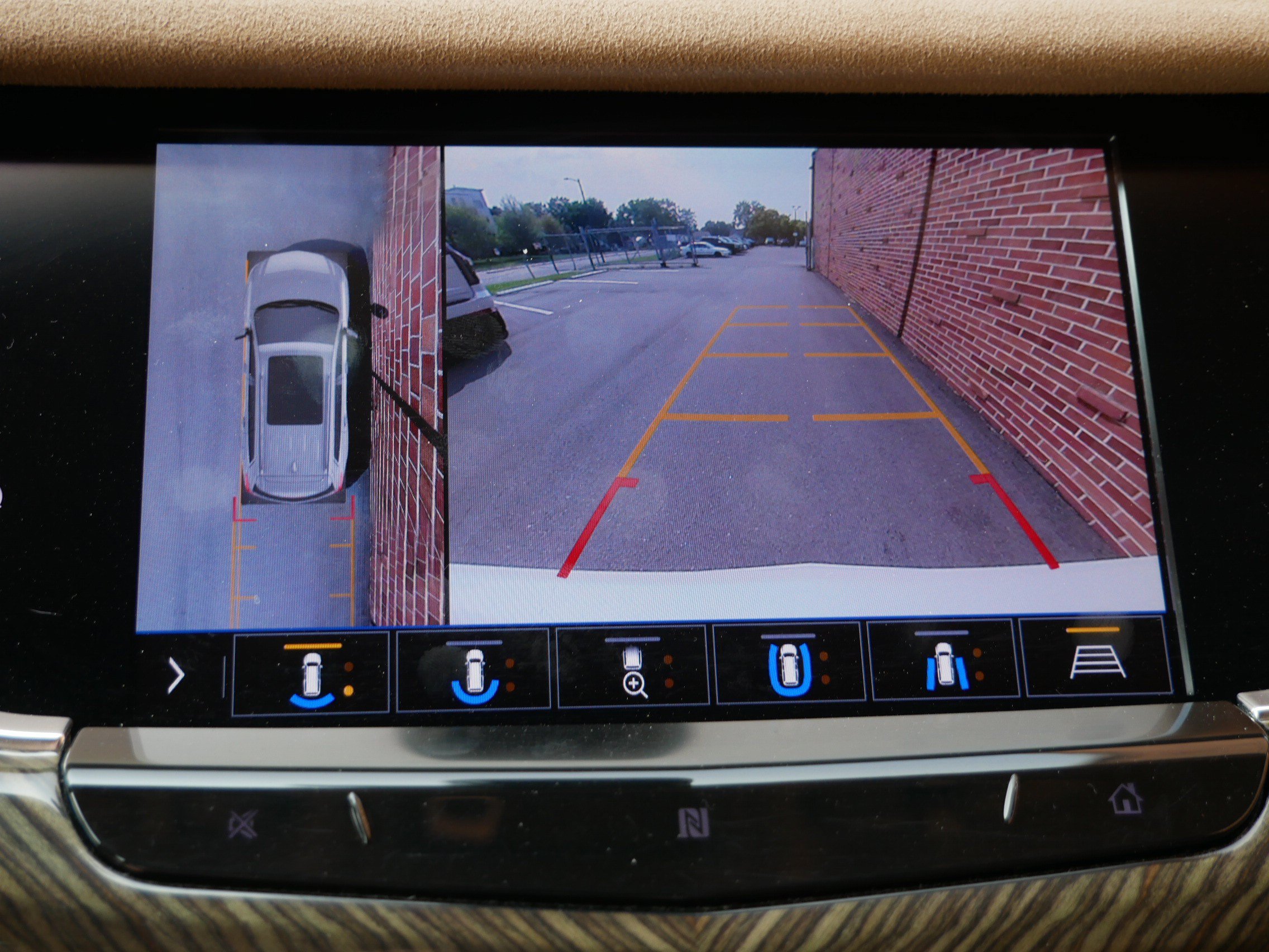 Used 2020 Cadillac XT6 Sport w/ Platinum Package AWD/4WD image 18