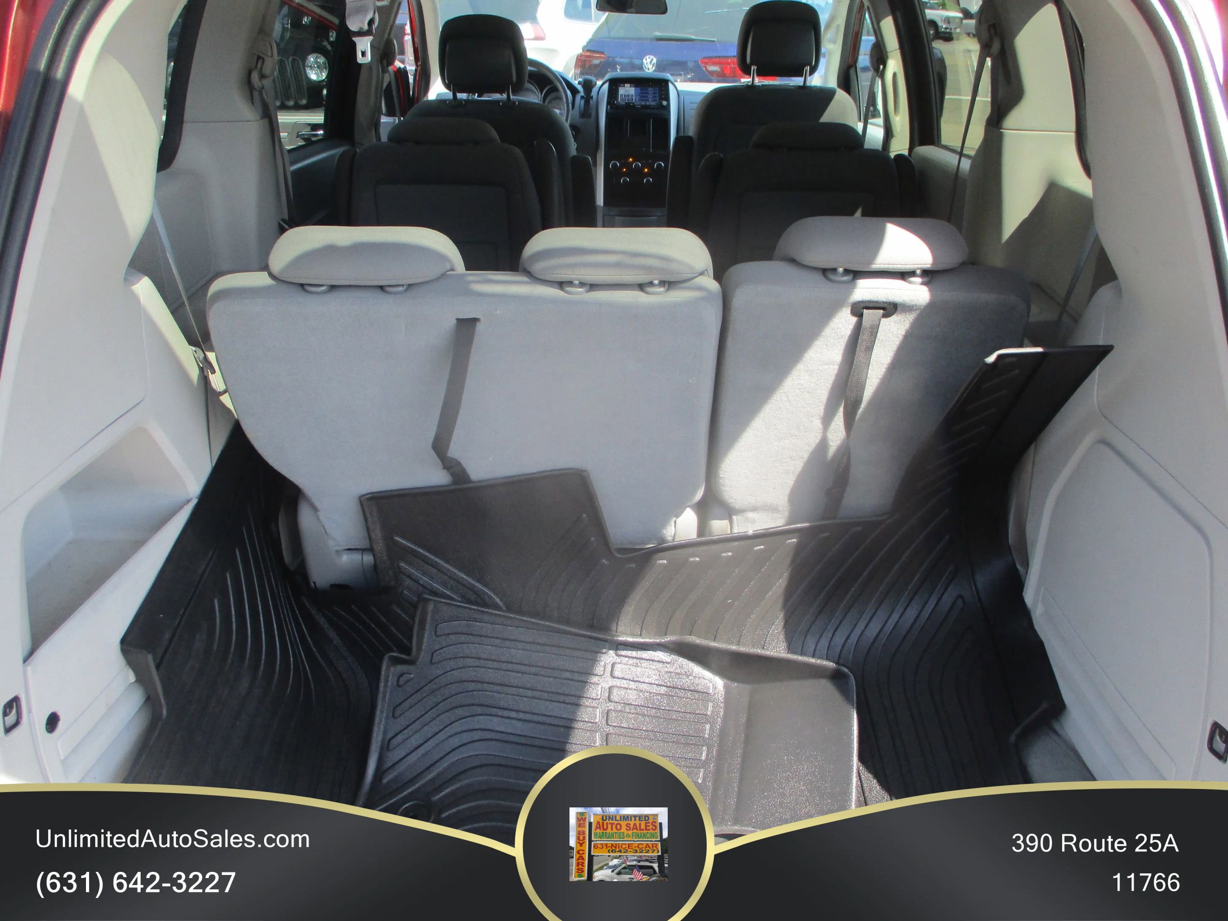 Used 2010 Dodge Grand Caravan Hero w/ Entertainment Group 1 FWD image 11