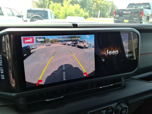 Used 2024 Jeep Wrangler Unlimited Rubicon AWD/4WD image 25