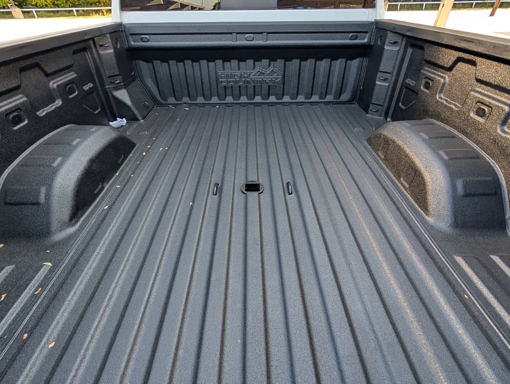 Used 2022 Chevrolet Silverado 2500 High Country w/ Technology Package AWD/4WD image 25