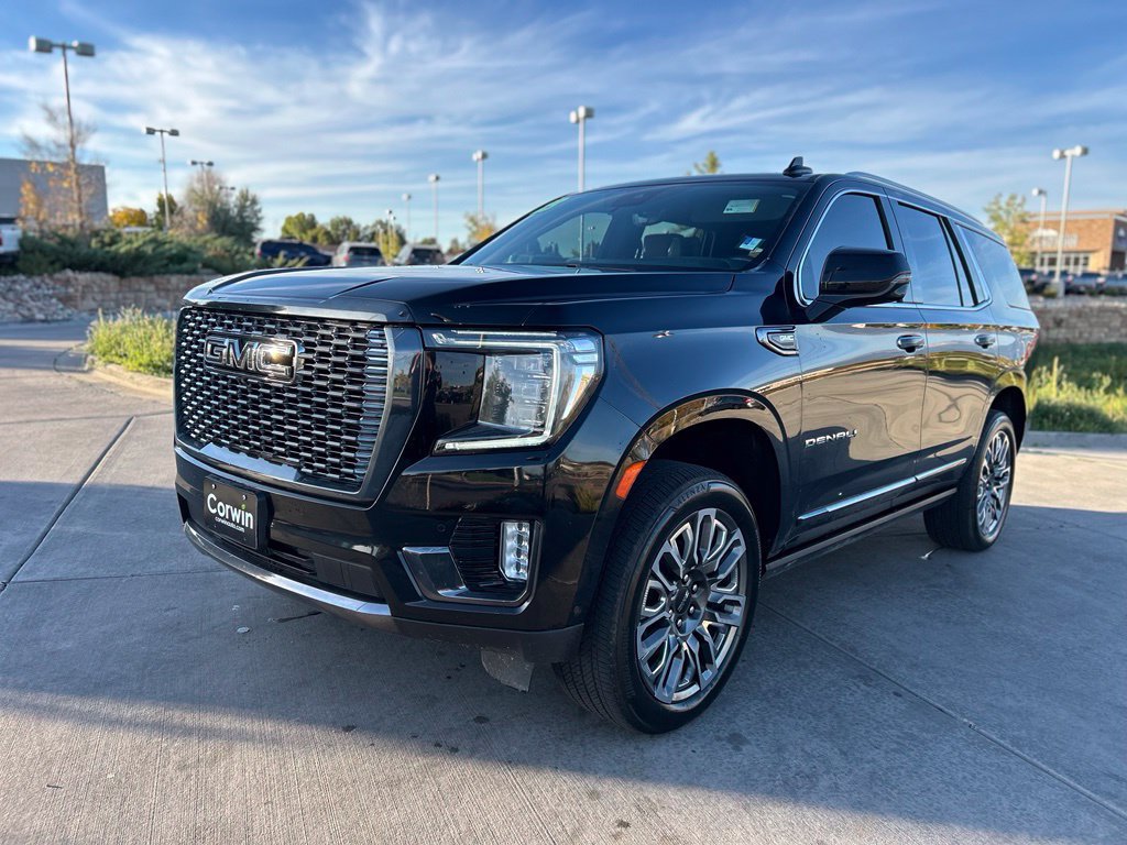Used 2023 GMC Yukon Denali Ultimate AWD/4WD image 3