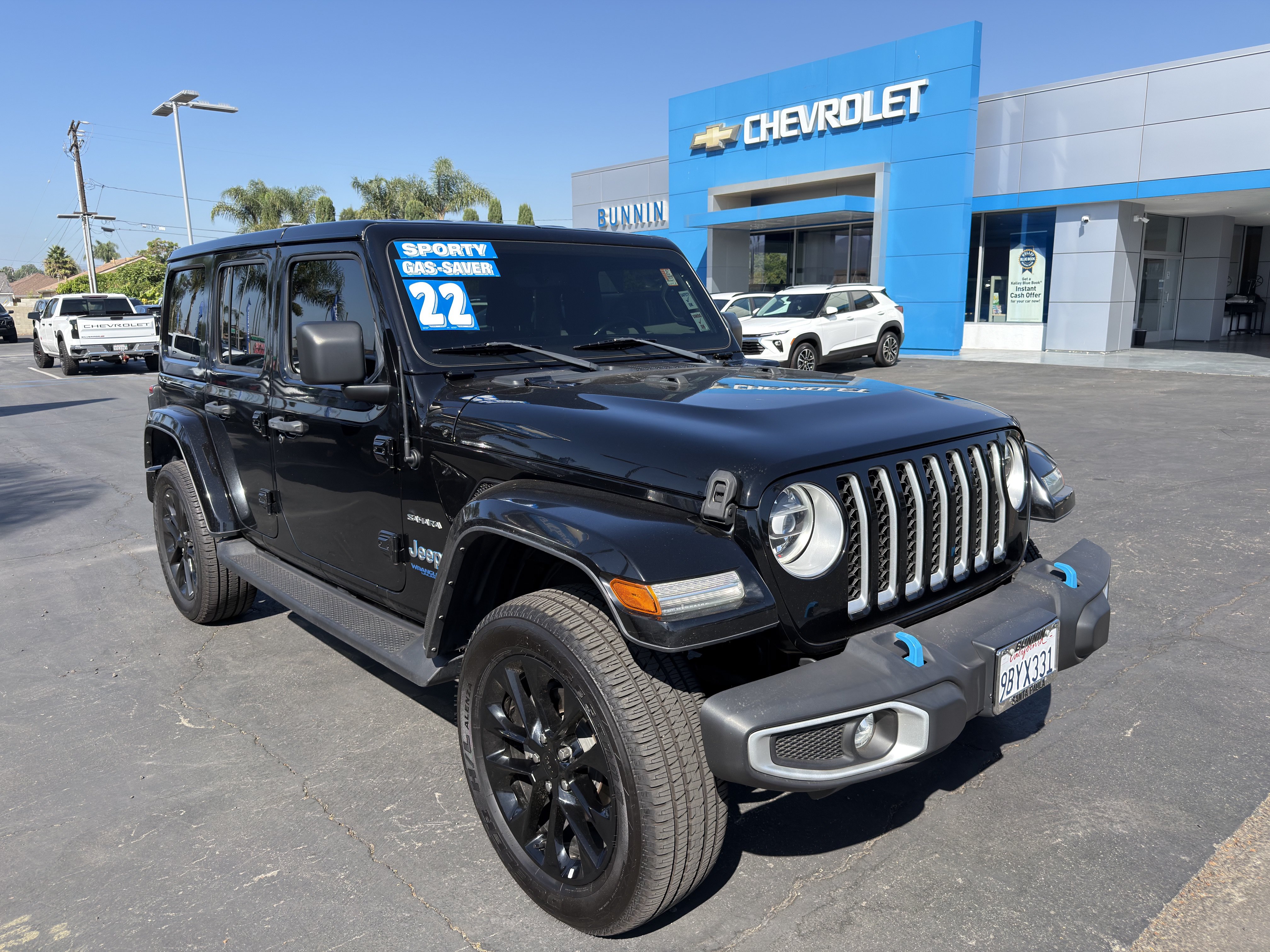 Used 2022 Jeep Wrangler Unlimited Sahara w/ Cold Weather Group AWD/4WD image 2