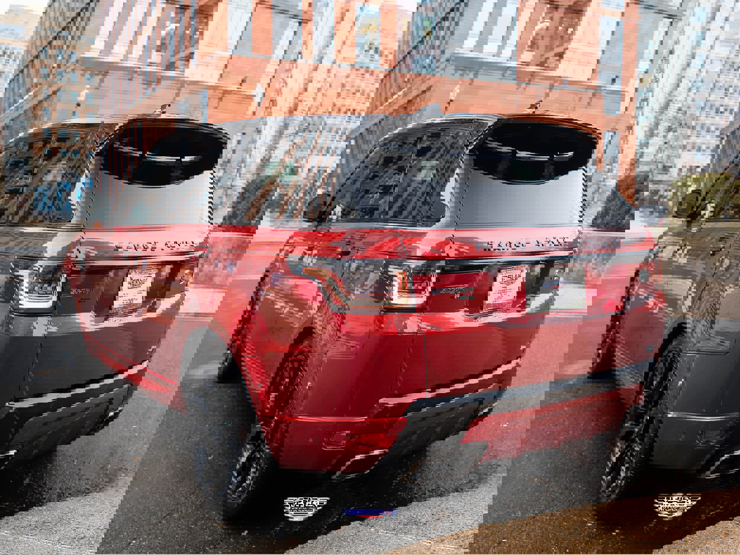 Used 2021 Land Rover Range Rover Sport HST image 4