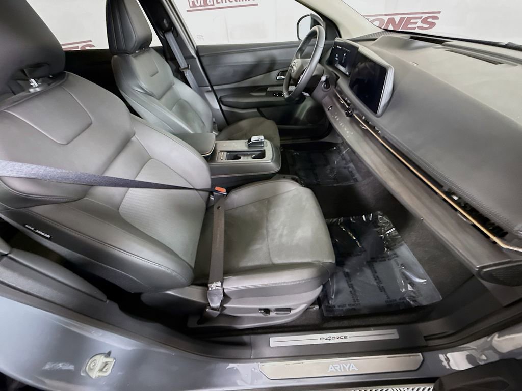 Certified 2025 Nissan Ariya AWD image 33