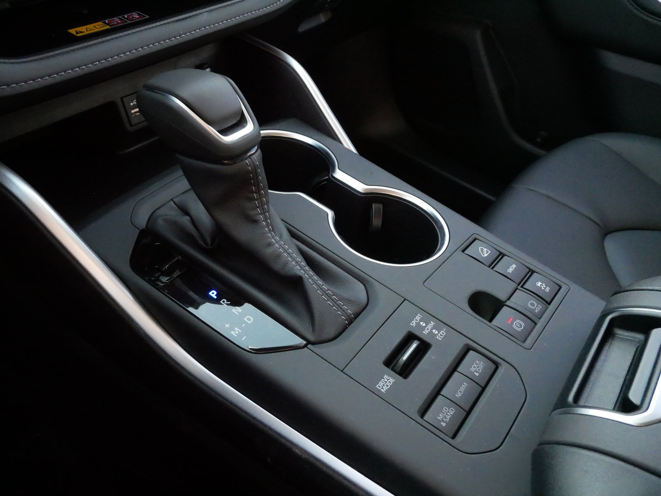 Certified 2025 Toyota Highlander XLE image 24