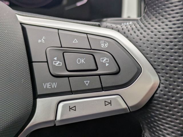 Certified 2022 Volkswagen Atlas SEL R-Line image 29