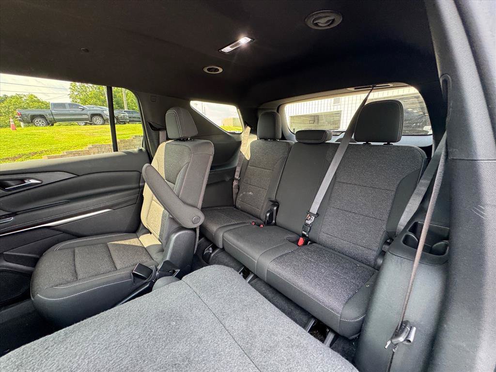 Used 2024 Chevrolet Traverse LT FWD image 11